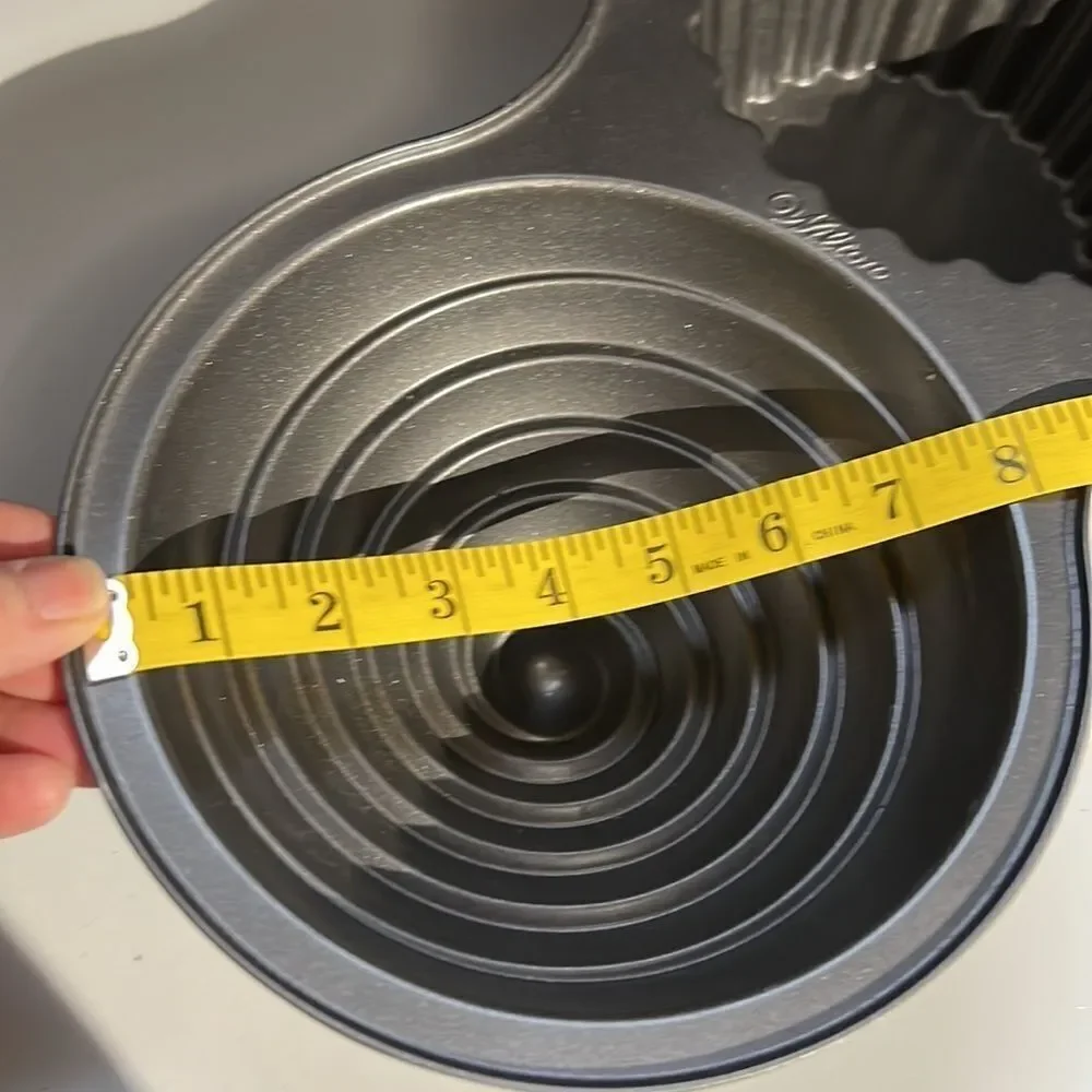 Wilton Jumbo Cupcake Cake Pan